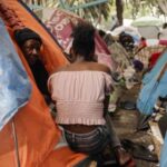 Migrantes haitianos se quedan en México, por barreras en EEUU
